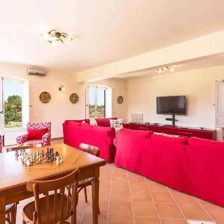 ヴィラ Sleeps 8 With Pool And Wifi Basicò
