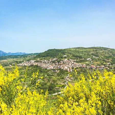 Sleeps 8 With Pool And Wifi Basicò