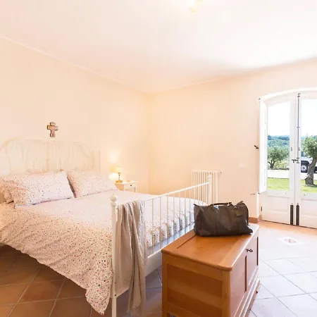 别墅 Sleeps 8 With Pool And Wifi